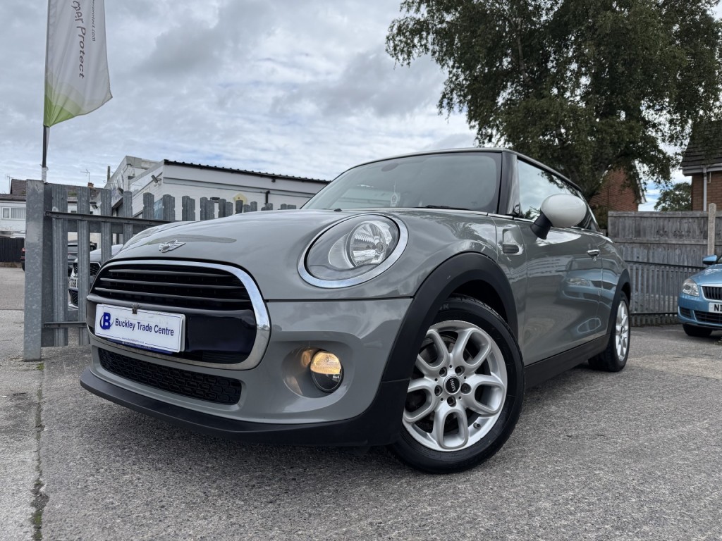 2017 MINI HATCH